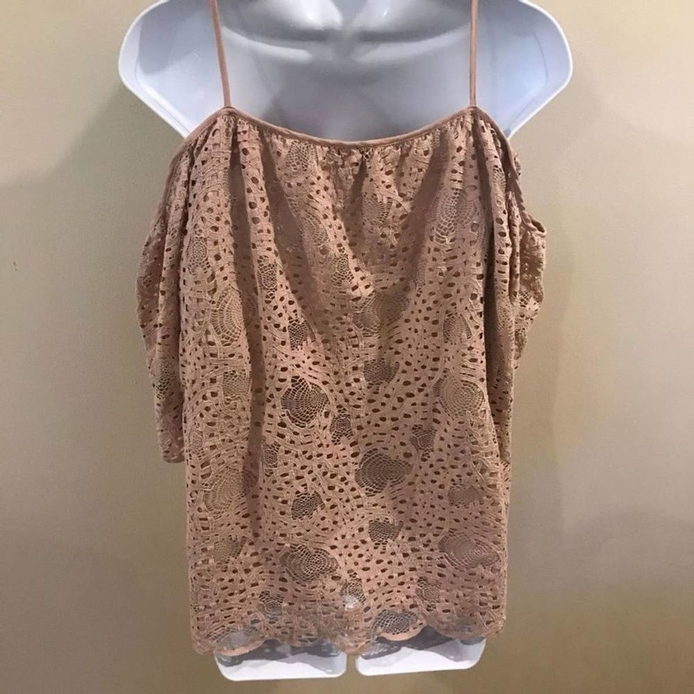 Vince Camuto | Off Shoulder Lace Blouse XS Pink - Picture 6 of 11